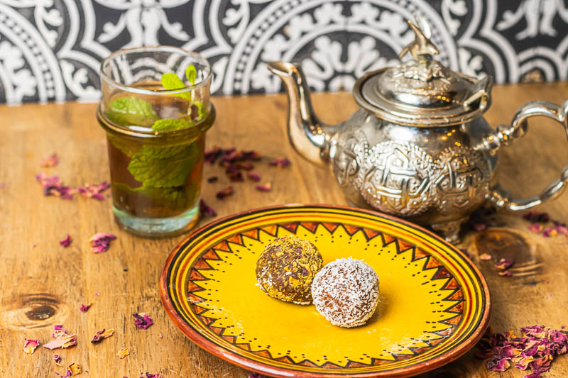 Moroccan Mint Tea + Datteln-Bällchen
